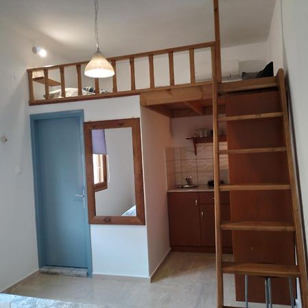 Manolakis Pizanias Apartment Emborios Exterior photo