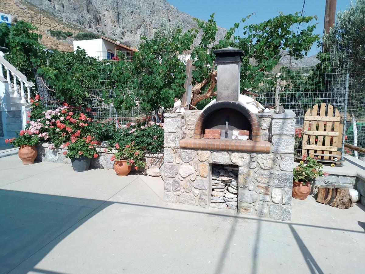 Manolakis Pizanias Apartment Emborios Exterior photo