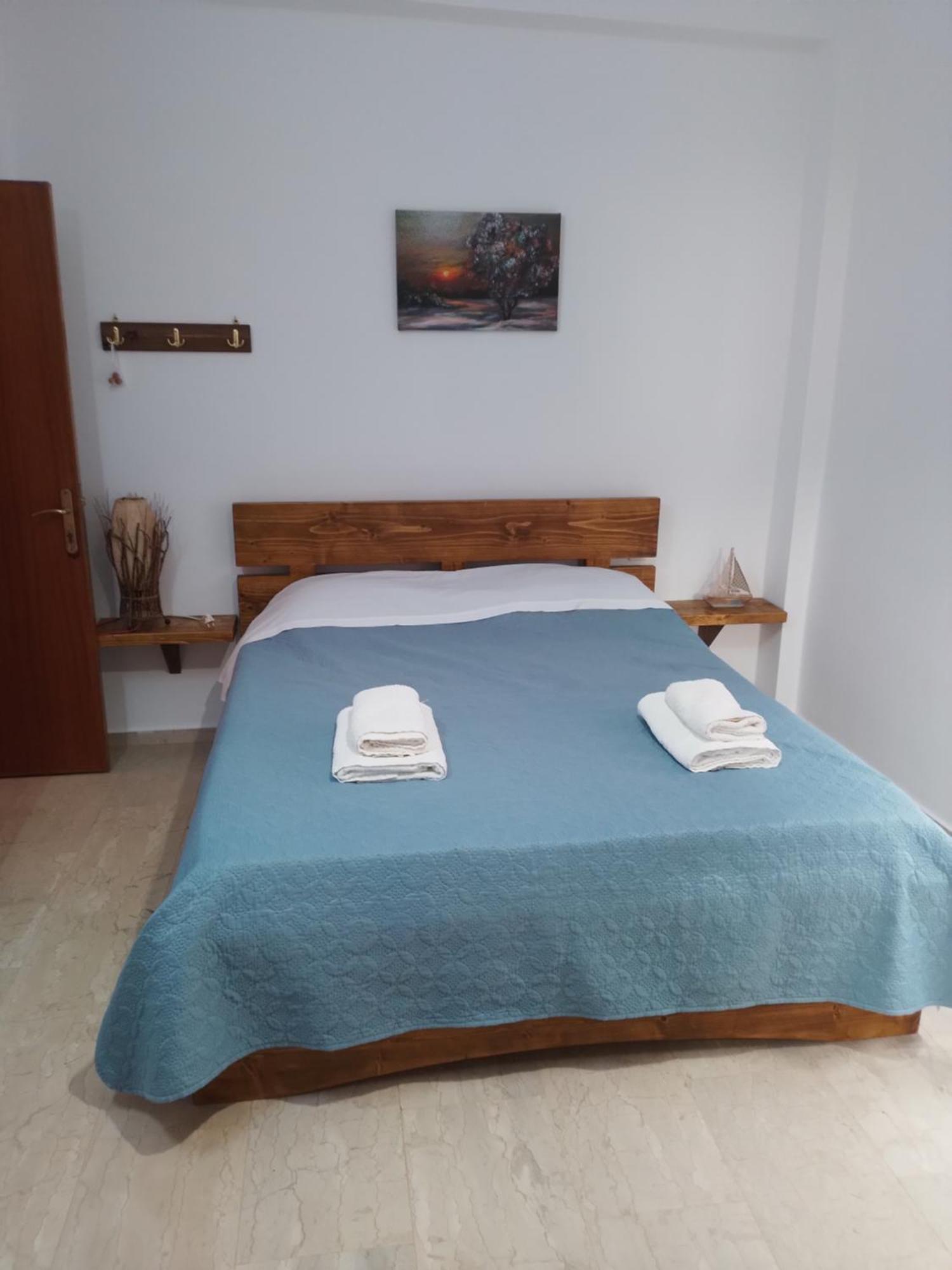 Manolakis Pizanias Apartment Emborios Exterior photo